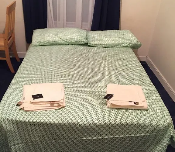 The Gallary בית הארחה *